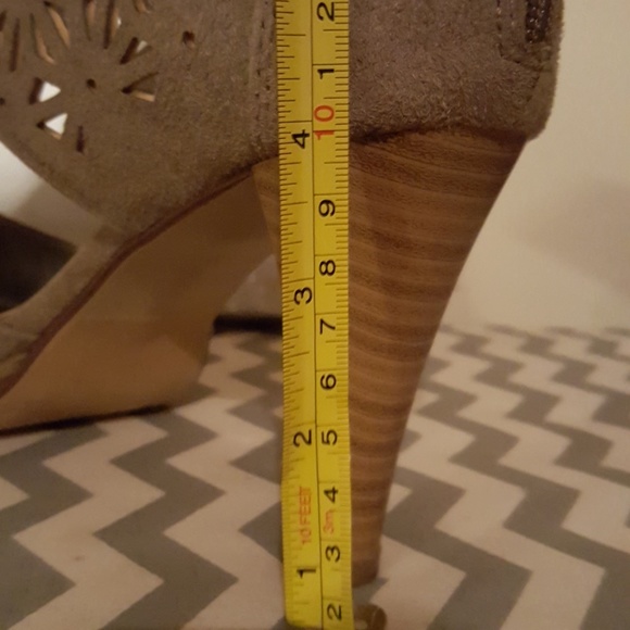 Shoes - Picture 5 of 5